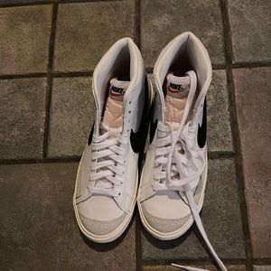 nike blazers BRAND NEW!!